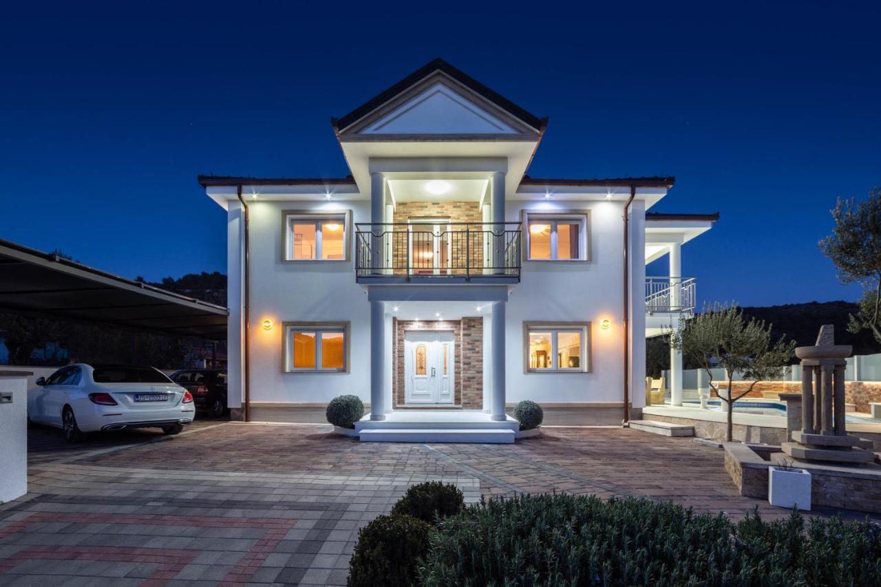 Luxury Villa Ivana Marina Exterior photo